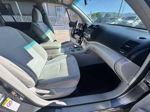 Used 2012 Toyota Highlander FWD image 33