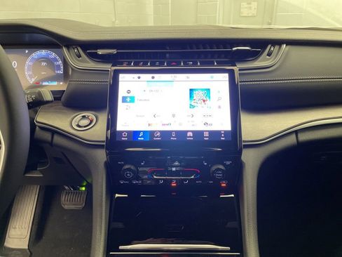 New 2025 Jeep Grand Cherokee L Limited image 10