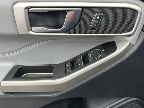 Certified 2022 Ford Explorer XLT w/ Equipment Group 202A image 13