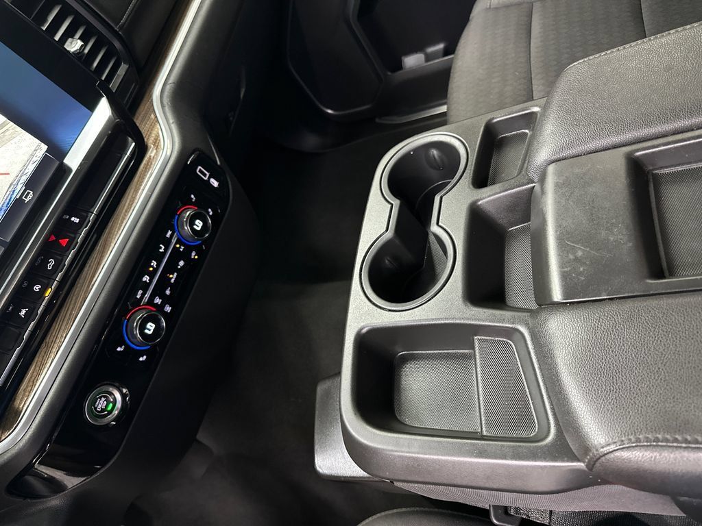 Used 2022 Chevrolet Silverado 1500 LT AWD/4WD image 30