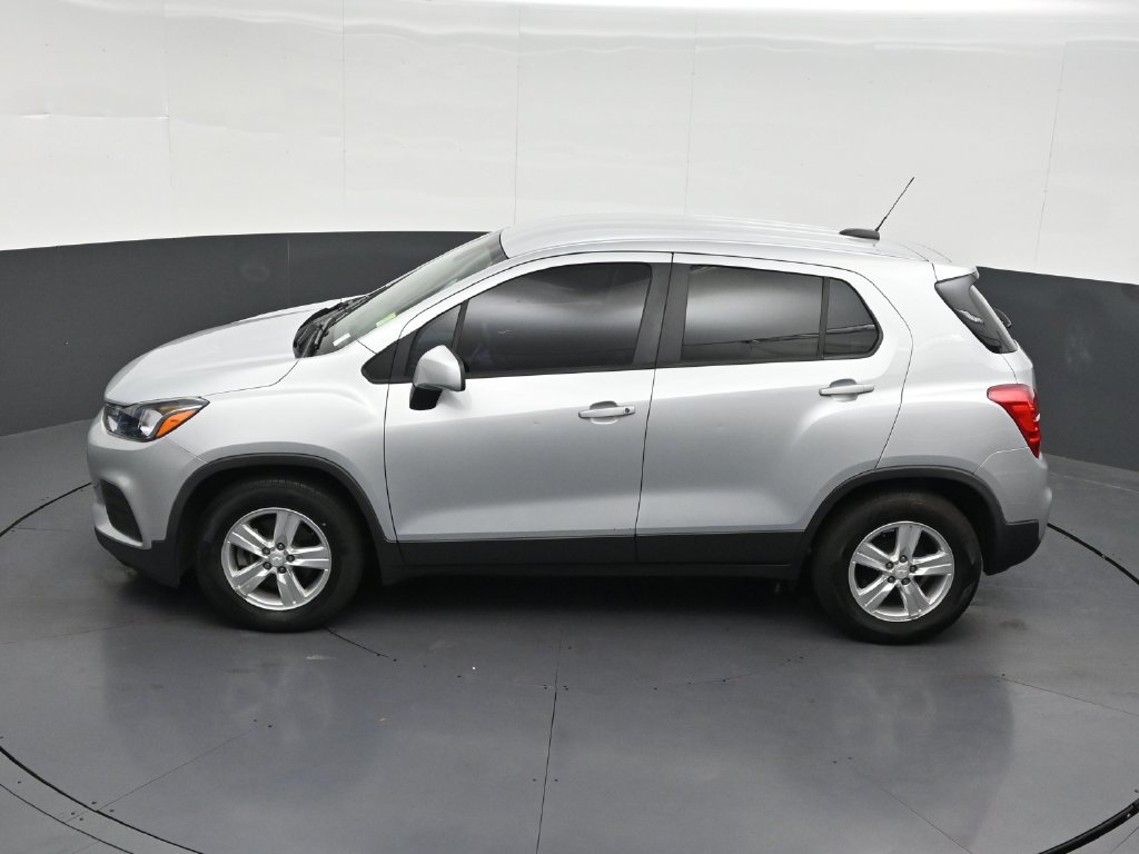 Used 2020 Chevrolet Trax LS FWD image 16