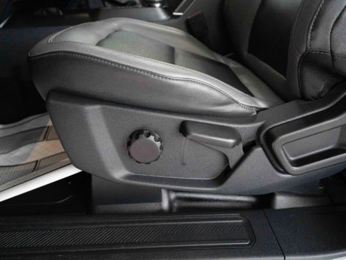 Used 2024 Ford Bronco Black Diamond image 12