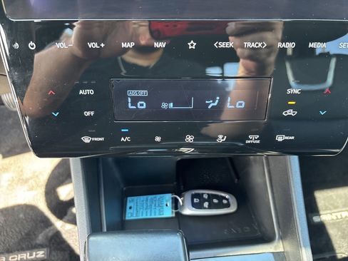 Used 2024 Hyundai Santa Cruz Limited AWD/4WD image 20