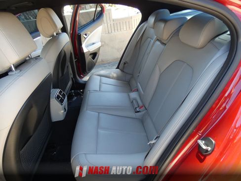 Used 2022 Genesis G70 2.0T RWD image 41