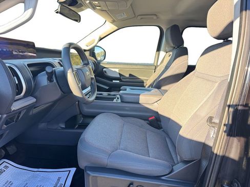 Certified 2025 Ford Expedition Active image 13