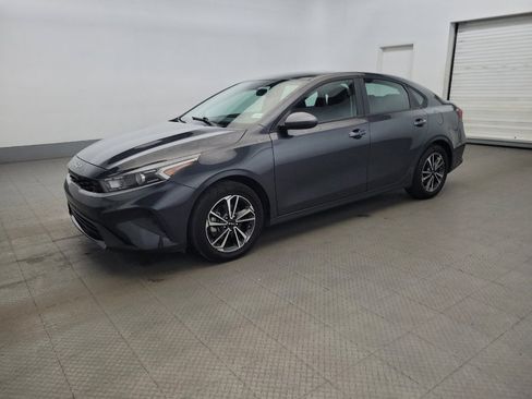 Used 2023 Kia Forte LXS FWD image 2