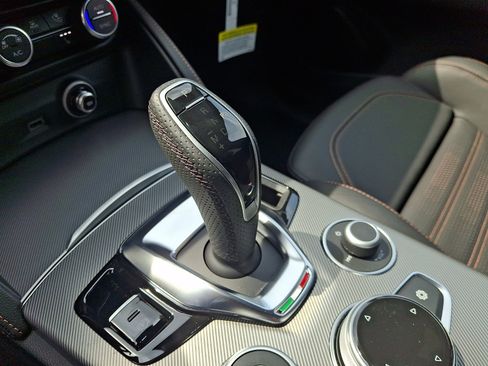 New 2025 Alfa Romeo Stelvio Sprint AWD/4WD image 7