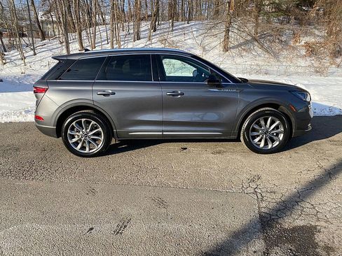 Used 2022 Lincoln Corsair AWD w/ Premium Package image 5