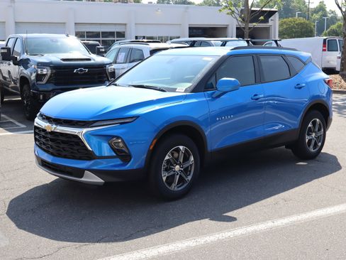 Used 2026 Chevrolet Blazer LT w/ Convenience Package FWD image 17