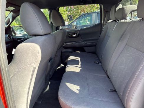 Used 2018 Toyota Tacoma TRD Off-Road image 22