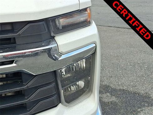 Used 2024 Chevrolet Silverado 2500 LT image 9