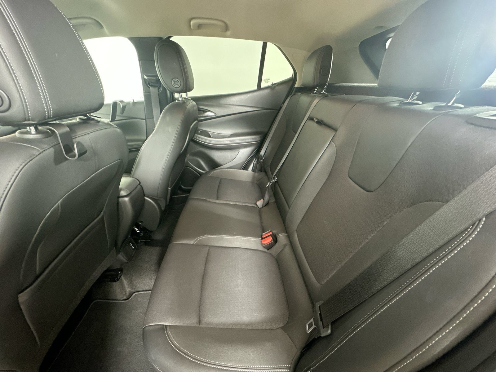 Used 2023 Buick Encore GX Select AWD/4WD image 38