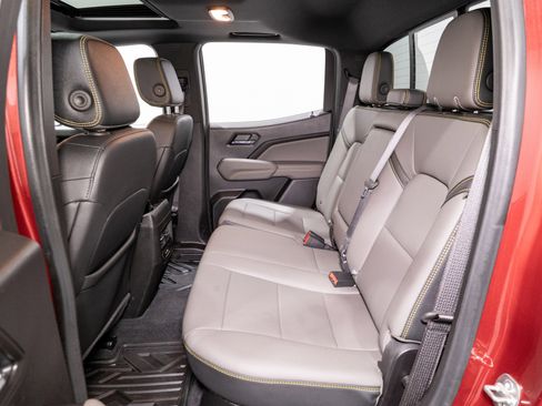 Used 2025 Chevrolet Colorado ZR2 w/ Technology Package image 33