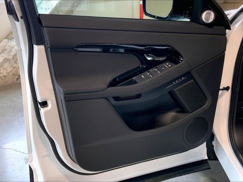 New 2026 Land Rover Range Rover Evoque Dynamic SE image 10