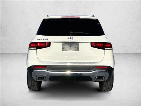 Used 2020 Mercedes-Benz GLB 250 image 4