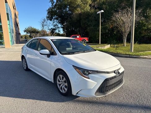 Used 2021 Toyota Corolla LE image 8