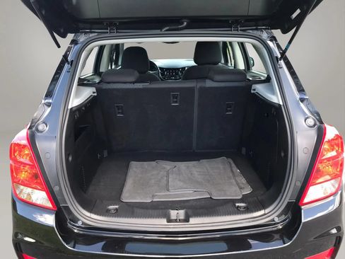 Used 2020 Chevrolet Trax LS FWD image 30