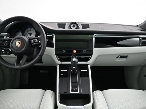 New 2026 Porsche Macan image 9