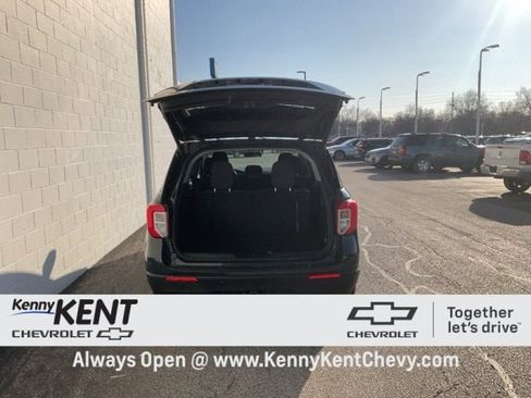 Used 2022 Ford Explorer XLT w/ Class IV Trailer Tow Package image 7