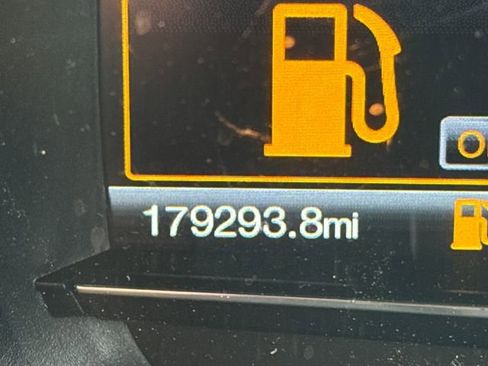 Used 2016 Ford Explorer XLT w/ Equipment Group 202A image 23