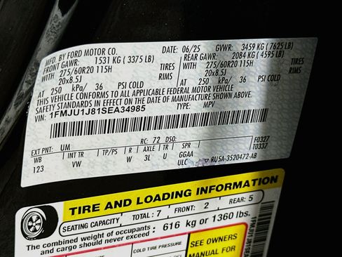 Used 2025 Ford Expedition Active AWD/4WD image 12
