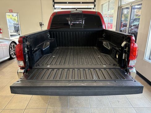 Used 2016 Toyota Tacoma TRD Off-Road w/ Towing Package RWD image 11