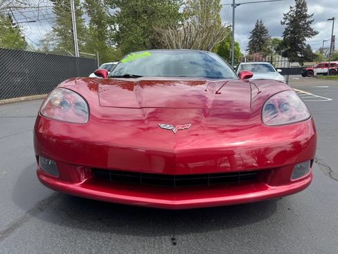 Used 2011 Chevrolet Corvette Coupe w/ 1LT RWD image 7