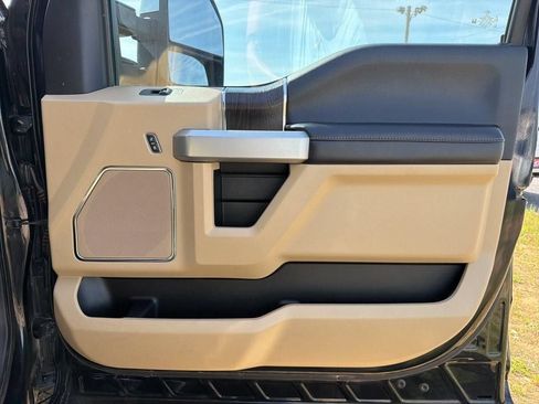 Used 2021 Ford F350 Lariat w/ Chrome Package AWD/4WD image 30
