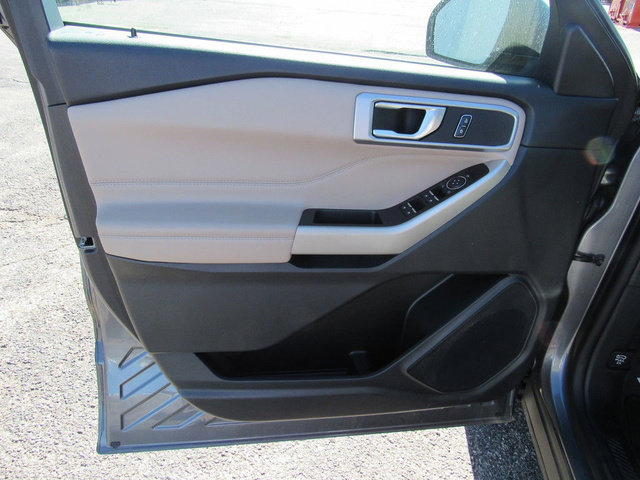 Used 2022 Ford Explorer XLT AWD/4WD image 27