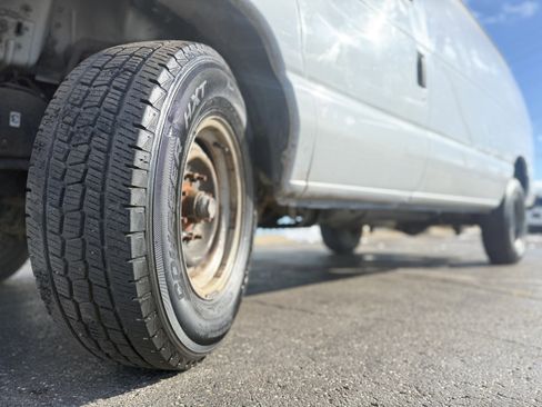 Used 2010 Ford E-250 and Econoline 250 image 31