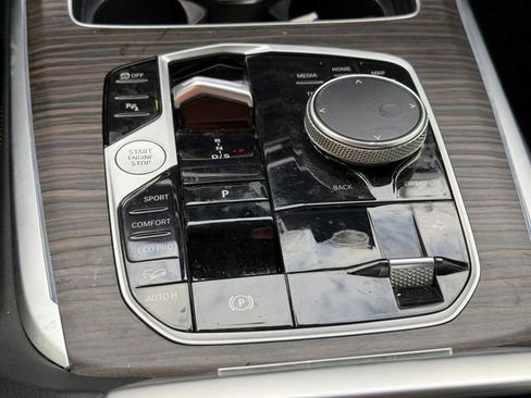 Certified 2023 BMW X7 xDrive40i w/ Premium Package image 25