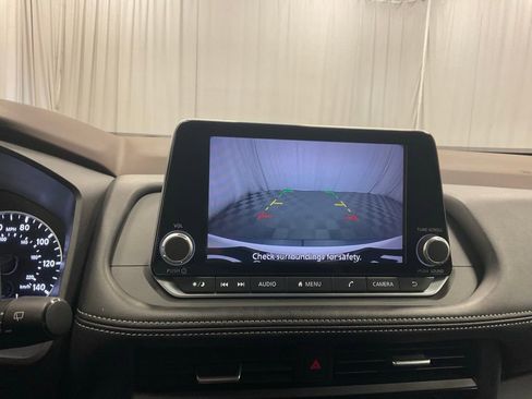 Used 2023 Nissan Rogue S image 28