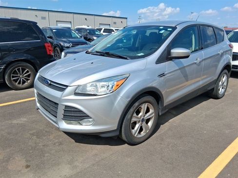 Used 2015 Ford Escape SE FWD image 1