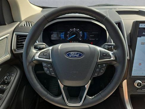 Certified 2024 Ford Edge SEL w/ Convenience Package AWD/4WD image 12