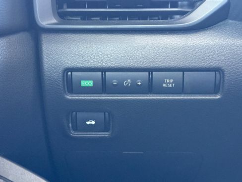 Used 2024 Nissan Sentra S FWD image 35