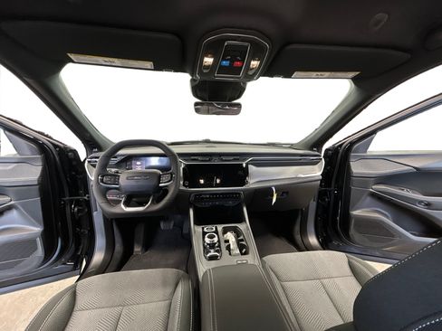 New 2026 Jeep Cherokee Laredo image 19