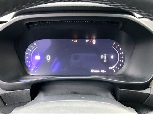 Used 2024 Volvo XC40 B5 Plus w/ Protection Package Premier AWD/4WD image 26