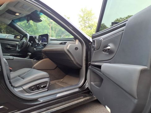 Used 2024 Lexus ES 350 Ultra Luxury w/ Accessory Package (Z2) FWD image 11