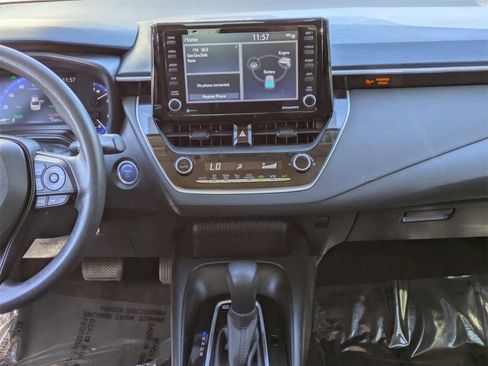 Used 2022 Toyota Corolla LE image 16