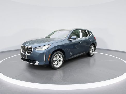 Used 2025 BMW X3 xDrive30i w/ Premium Package image 4