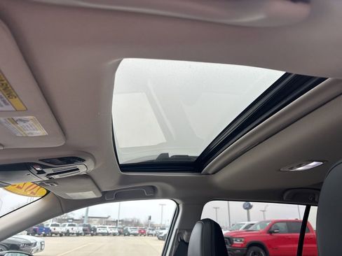 Used 2025 Subaru Outback Touring image 5