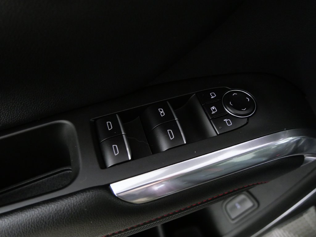Used 2025 Chevrolet Traverse RS AWD/4WD image 17