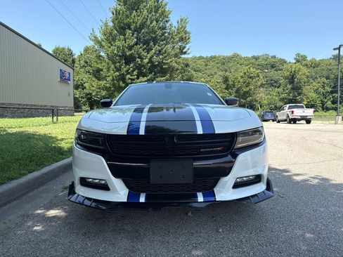 Used 2023 Dodge Charger SXT w/ Blacktop Package AWD/4WD image 2