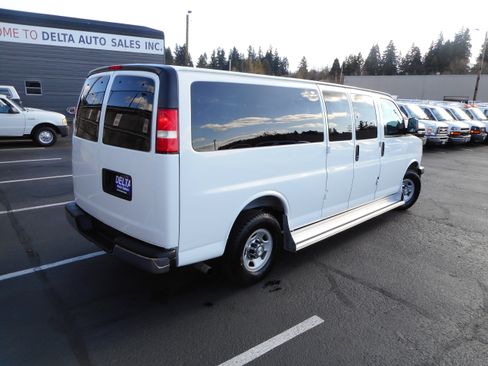 Used 2016 Chevrolet Express 3500 LT w/ LT Preferred Equipment Group image 8