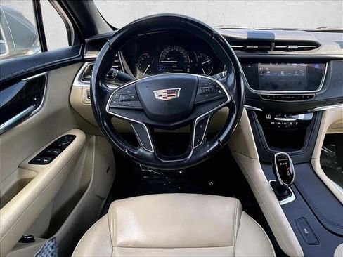 Used 2018 Cadillac XT5 FWD w/ LPO, Wheel Lock Package image 7