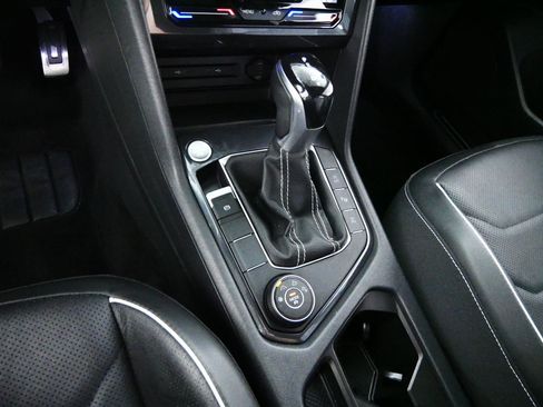 Used 2023 Volkswagen Tiguan SEL R-Line AWD/4WD image 24
