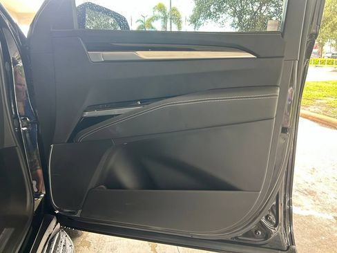 Used 2026 Cadillac Escalade 4WD image 27