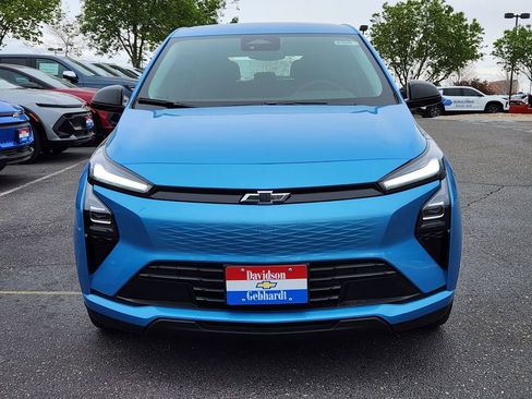 New 2027 Chevrolet Bolt LT w/ Comfort Package FWD image 6