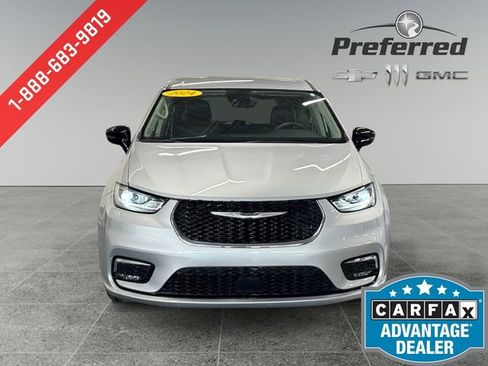 Used 2024 Chrysler Pacifica Touring-L FWD image 12