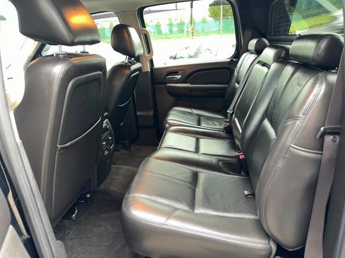 Used 2011 Chevrolet Avalanche LT AWD/4WD image 17